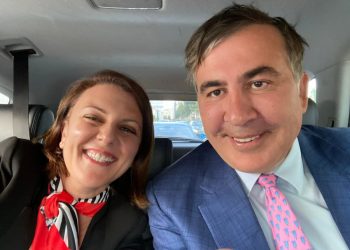 ვნერვიულობდი, მაგრამ სულ მამხნევებდა, გვერდიდან არ მიცილებდა და მეუბნებოდა, რომ ეს ბრძოლა აუცილებლად ერთად უნდა მიგვეყვანა ბოლომდე… – ნონა მამულაშვილი სააკაშვილზე