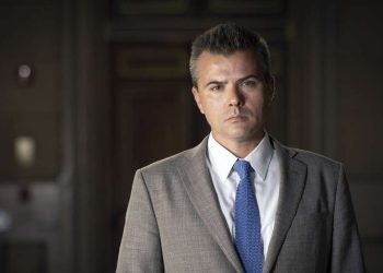 აშშ-ში ბრალი წაუყენეს რუს ანალიტიკოსს, რომელმაც FBI-ის დონალდ ტრამპის რუსეთთან კავშირებზე დოსიესთან დაკავშირებით ცრუ ინფორმაცია მიაწოდა