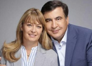 “არა აქვს მნიშვნელობა, ბოროტება აქეთ არის თუ იქით…” – როგორ ულოცავს სანდრა სააკაშვილს გიორგობას