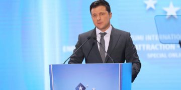 ზელენსკის თქმით, უკრაინის საზღვართან 100 000-მდე რუსი სამხედროა