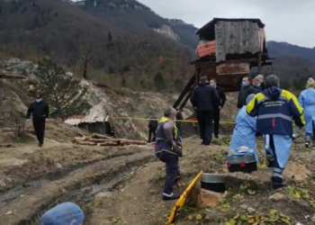 მერის განცხადებით, ტყიბულში, სადაც მიწის მასაში ორი ადამიანი მოჰყვა, სამუშაოები ლიცენზიის გარეშე მიმდინარეობდა