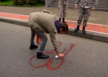 “ეს არის დიდი რუსეთის უკანალი” – ევროპული საქართველოს აქცია-პერფორმანსი სუს-თან, ბათუმში