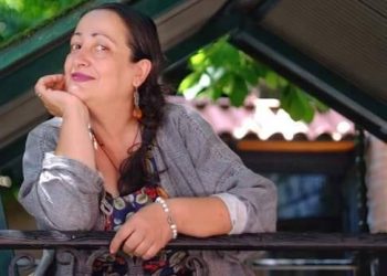 “არცერთ ფანატიკოს ქალს ეს საწყალი მელია არ ევასება…  რა უბედურებაა” – ანა მიქაძე