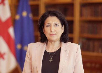 “სავალდებულო აცრა რისკ ჯგუფებისთვის კოვიდპასპორტი და ფასიანი მკურნალობა აუცრელებისთვის” – პრეზიდენტის მიმართვა მთავრობას