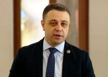 ახლა მოიგონეს, თურმე მისი ჯანმრთელობა ვერ აღდგება, თუ რომელიმე კუნძულზე დასასვენებლად არ გაემგზავრება – ღუდუშაური სააკაშვილზე