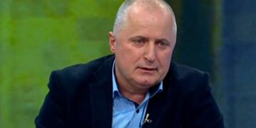 „გუშინ ჯარისკაცებს რომ ნაგავს აყრიდნენ თავზე, სამხრეებზე და კრინტი არ დაგიძრავთ მათ დასაცავად და დღეს სააკაშვილის ვიდეოს გამო აღშფოთდით, რასთან გვაქვს საქმე?“ –  ამირან სალუქვაძე