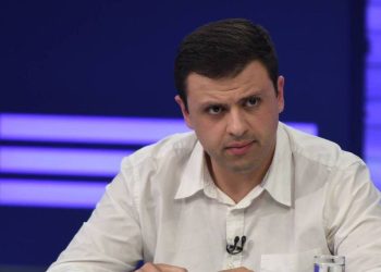 9 მილიონის გაფლანგვაზეა საუბარი და ამ დროს, ვიღაც ადვოკატი ამბობს, მემორიალებზე გვირგვინის მიტანის გამო ასამართლებენო – ანდრია გვიდიანი