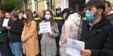ბათუმში, მთავრობის სახლთან ოპოზიციის აქცია მიმდინარეობს