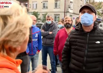 “ხმა გინდოდათ?ხამსა დავტოვე და მუდრეგი არჩილ ჩიქოვანი მოვხაზე”- ხმაური და დაპირისპირება ბათუმში, წერეთლის ქუჩიდან გარემოვაჭრეებს ყრიან