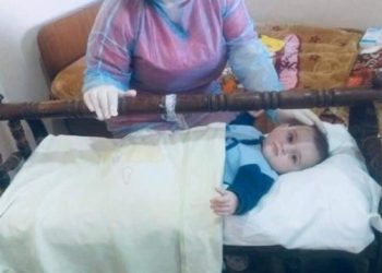 6 თვის ემილი დაძინებას მხოლოდ აკვანში ახერხებს – კლინიკა „ბომონდი“ პატარა პაციენტის შესახებ წერს