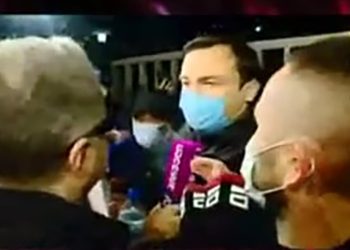 (ვიდეო) – “გადაიყვანეთ, ბიჭებო”, “პოლიციას არ ვემორჩილები კი არა, კაცს კლავენ, შიგნით, ბიჭო…” – რა ხდება გლდანის ციხესთან?
