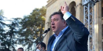 ჩვენ არ დავიღლებით, გაიხადოს მუნდირი პოლიციამ და შემოუერთდეს ხალხს –  გიგი უგულავა