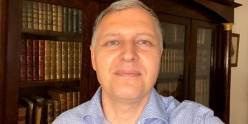 „კოვიდ საშვი ვერ იქნება მუდმივი, ის არ არის დაბადების მოწმობა და არ არის პასპორტი“ – გიორგი ფხაკაძე