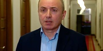 „მისი შიმშილობა სპეკულაცია რომ იყო, ეს დადასტურდა იმითაც, რომ 40 დღეზე მეტი მოშიმშილე ადამიანი ბადრაგის თანამშრომელს უსწორდება“- გურამ მაჭარაშვილი