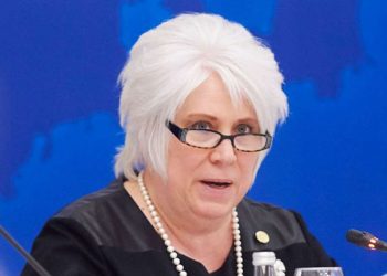 მარინა კალიურანდი: ოპოზიციონერმა პოლიტიკოსებმა უნდა მიიღონ გადაწყვეტილება – ან შევიდნენ პარლამენტში და იმუშაონ, ან გადადგნენ და ადგილი დაუთმონ სხვებს