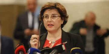 „არ ვეთანხმები და არ ვფიქრობ, რომ ბრძოლის ველიდან გვერდზე გადგომა სწორია“ – ხათუნა სამნიძე ზურაბ ჯაფარიძისა და მამუკა ხაზარაძისთვის სადეპუტატო უფლებამოსილების შეწყვეტას აფასებს