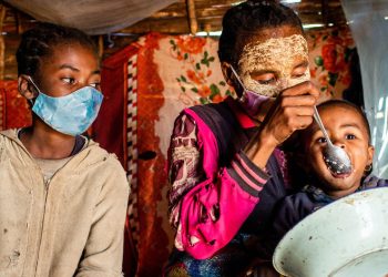 “გადასარჩენად კაქტუსებსა და კალიებს ჭამენ” – მაგადასკარში 30 000 ადამიანს შიმშილით სიკვდილი ემუქრება