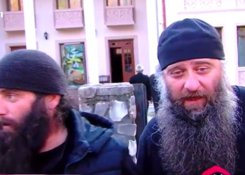 “შემოცვივდნენ ჩოხოსნები კელიებში და გამოგვყარეს – პოლიცია მათ პასუხს არ სთხოვს” – მამა ანთიგონე