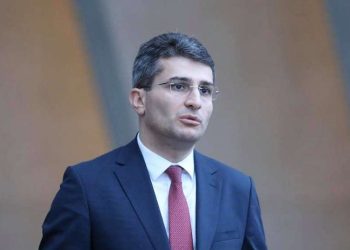 “აღმოჩნდა მთელი დასტა კახა კალაძის ხმების მოპარული და გადადებული მელიას მხარეს” – მდინარაძე