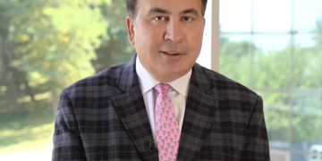 მიხეილ სააკაშვილი ელენე ხოშტარიას შიმშლობის შეწყვეტისკენ მოუწოდებს