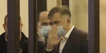 „ჭუჭუკაცების მოწყობილ სამარცხვინო პროცესზე” – ქეთი დევდარიანი ფოტოს აქვეყნებს