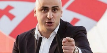 „ვარყიოთ რეჟიმი, სანამ არ ჩამოინგრევა!” – ნიკა მელია მოსახლეობას ქუჩაში გამოსვლისკენ მოუწოდებს