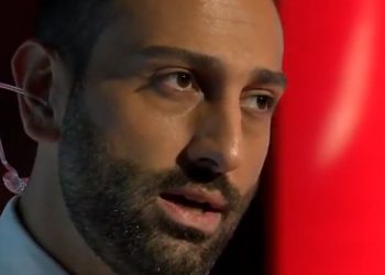 „ჟურნალისტებს და ოპერატორებს, რომლებიც დილიდან საღამომდე გლდანის ციხესთან დგანან, არ უშვებენ ციხის სამოქალქო მისაღების საპირფარეშო ოთახში“ – ნოდარ მელაძე