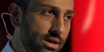 „ჟურნალისტებს და ოპერატორებს, რომლებიც დილიდან საღამომდე გლდანის ციხესთან დგანან, არ უშვებენ ციხის სამოქალქო მისაღების საპირფარეშო ოთახში“ – ნოდარ მელაძე