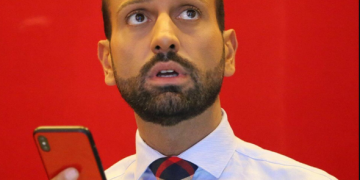 „ძალიან სამწუხაროა, რომ ამის დაწერა მიწევს შენზე, მაგრამ შენ ხარ “ზონდერი“ – ვის მიმართავს ნოდარ მელაძე?