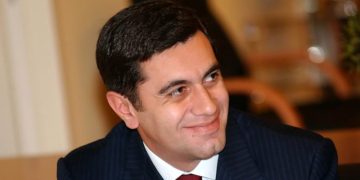 “ისე არ მოხდეს ყველა გამოვიდეს პარლამენტიდან და გუბაზი შიგნით დარჩეს” – ოქრუაშვილი