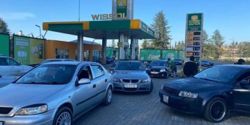 ოზურგეთში მძღოლები საწვავის ფასს აპროტესტებენ