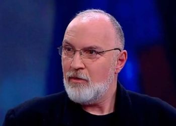 „თაკო ჩარკვიანი – და მერე გავშალოთ ლეიბები და დავწვეთ ერთად” – ქართველიშვილი ჩარკვიანის ფრაზას ეხმაურება