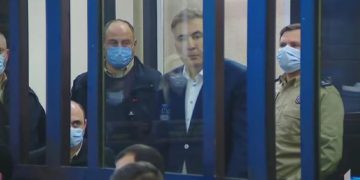 „გულიკო ლოყაში მირტყამდა, თან მკოცნიდა და თან მეუბნებოდა – არ მოკვდე, არ მოკვდეო“ – რას იხსენებს სააკაშვილი?