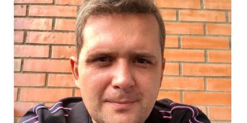 “ლელოდაუდებელო მამუკა, – ის არ არის სირცხვილი, რომ მოძალადესა და მანიაკს გულშემატკივრობ?!” – სადღობელაშვილი