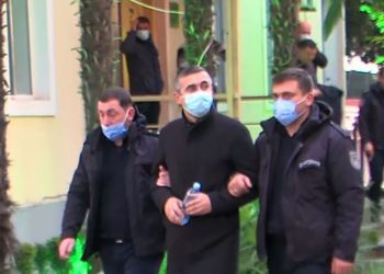 ზუგდიდში დაკავებული საკრებულოს დეპუტატი სასამართლომ ჯარიმის გარეშე გაათავისუფლა