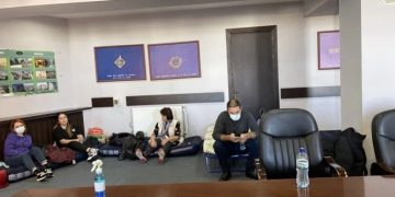 საკრებულოში მოშიმშილეები ცუდად არიან, სასწრაფოს გამოძახება დამჭირდა – ანი წითლიძე