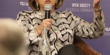 სალომე სამადაშვილმა კობახიძე და წულუკიანი ზეზვას და მზიას შეადარა