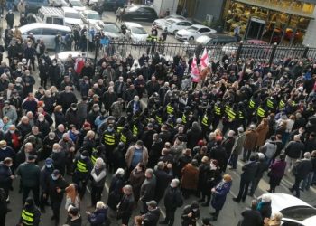 სასამართლოსთან მიმდინარე აქცია გასცდა მშვიდობიანი შეკრების კანონით დასაშვებ ნორმებს, დავაკავეთ 15 პირი – შსს-ს სპეციალური განცხადება