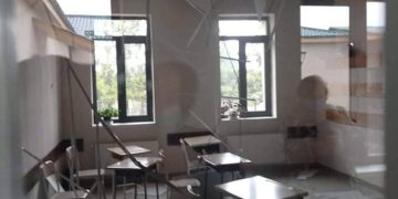 მარტვილში ახალი გარემონტებული სკოლის საკლასო ოთახში ჭერი ჩამოინგრა