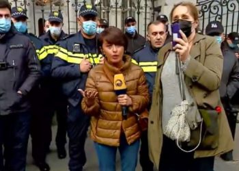 „შეგნებულად გიშლით ხელს“ – ნატა ფერაძემ „ქრონიკის“ ჟურნალისტს  აქციის გაშუქების საშუალება არ მისცა