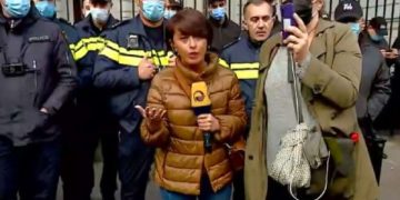 „შეგნებულად გიშლით ხელს“ – ნატა ფერაძემ „ქრონიკის“ ჟურნალისტს  აქციის გაშუქების საშუალება არ მისცა