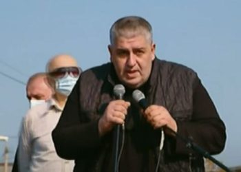 თორნიკე მოლაშვილი – დღევანდელ აქციაზე კიდევ ერთხელ შევახსენებთ საზოგადოებას, ვის ხელში ვიყავით, სად ვართ და თუ არ დავფიქრდებით ჩვენს საქციელზე, ხვალ სად შეიძლება, თავი ამოვყოთ