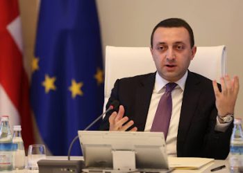 რომელი ორი სახელმწიფო რწმუნებული დატოვებს თანამდებობას?