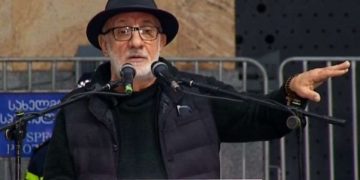 გოგა ხაინდრავა: კობა დავითაშვილს 7 ნოემბერს ღირსების ორდენი რომ გადაეცა, ე.ი. ყველა იმ ადამიანს გადაეცა, რომელიც იმ დღეს აქ იყო