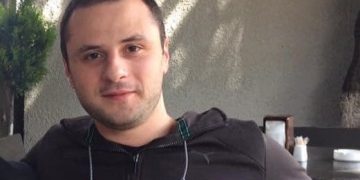 “არ შეიძლება ის, როგორც ექცევიან პრეზიდენტს” – ბათუმის მერიის თანამშრომელმა სამსახური დატოვა