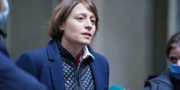 ელენე ხოშტარია გადასხმასა და მედიკამენტების მიღებაზე უარს ამბობს – პოლიტიკოსი შიმშილობის მე-5 დღეს შეუძლოდ გახდა