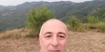 „მკვლელია მამაშენი! ცივსისხლიანი მკვლელი!.. შეიგნე ეს და, იყუჩე, ჭაბუკო!“ – ზაზა დავითაია ედუარდ სააკაშვილს