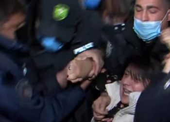 ზუგდიდის საკრებულოს სხდომათა დარბაზიდან მოშიმშილეები ძალის გამოყენებით გაიყვანეს