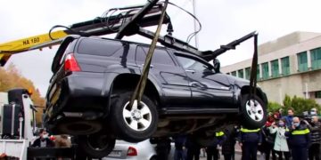 ავტომობილში მყოფი ზურაბ ჯაფარიძე ევაკუატორით გადაიყვანეს