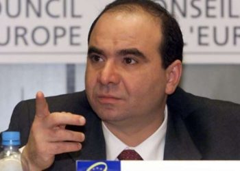 “‘საფერფლის ვერსია’ ყალბია, ზურაბ ჟვანია თემურ ალასანიას იარაღის გამყიდველთა მაფიის წევრებმა მოკლეს” – მანჩო გიორგობიანი